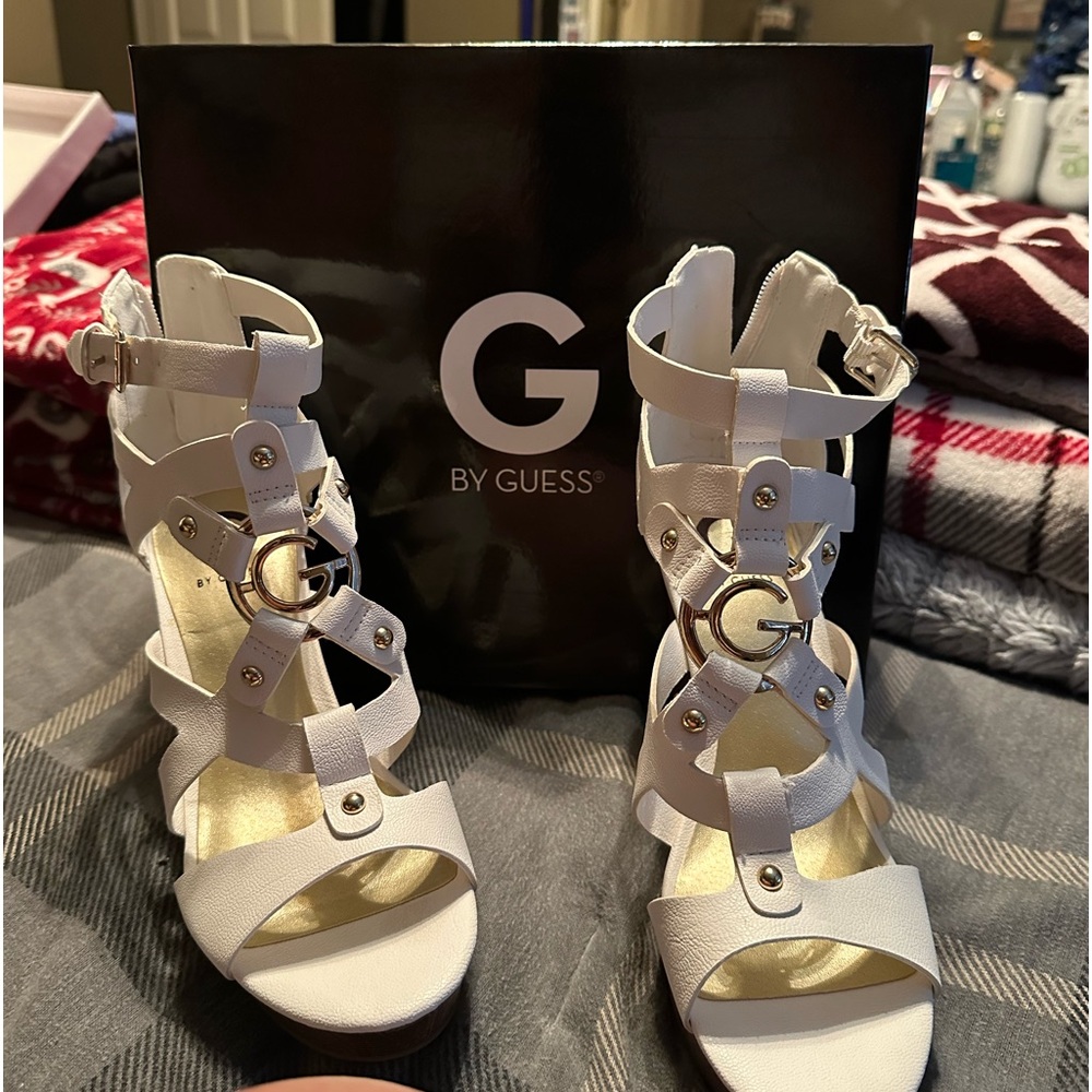 GUESS White wedge Shoes Size 8 1/2 Brand new